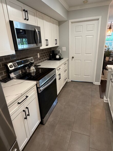 Building Photo - 3313 Wyndham Cir
