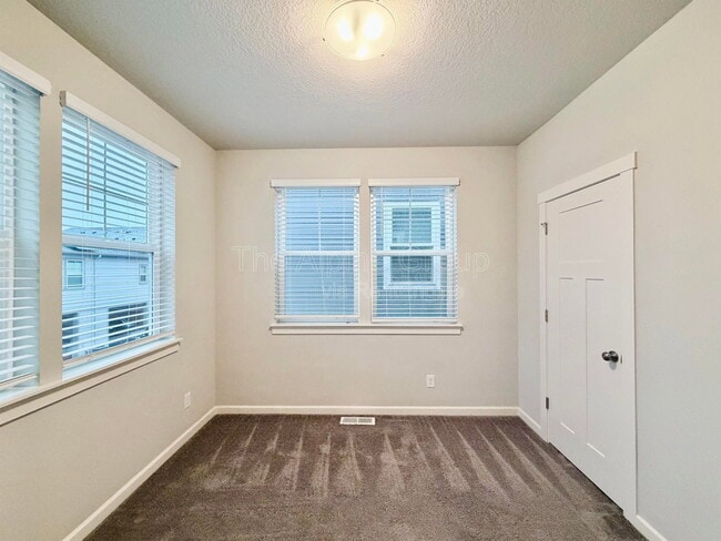 Building Photo - 8153 SE Crabapple St