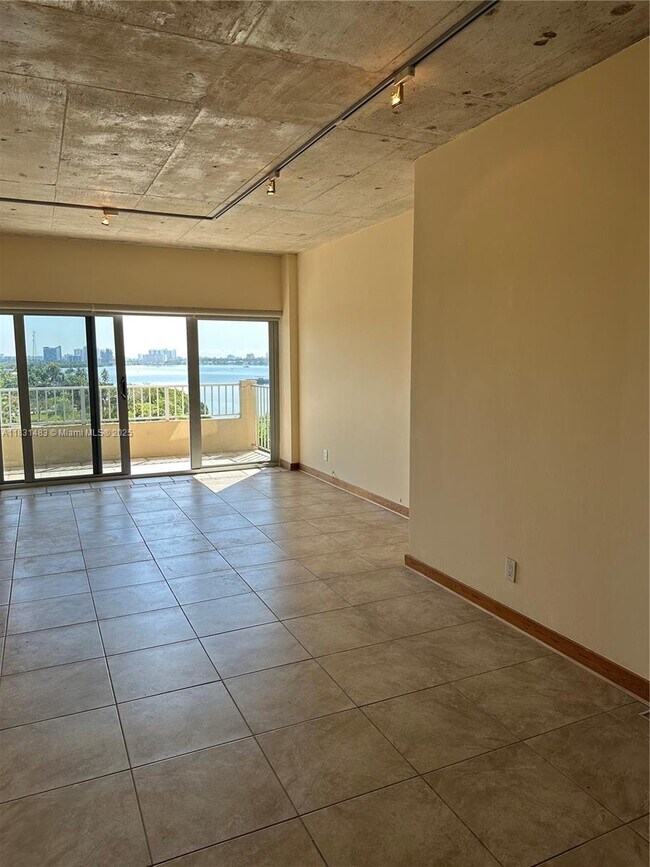 Building Photo - 880 NE 69th St