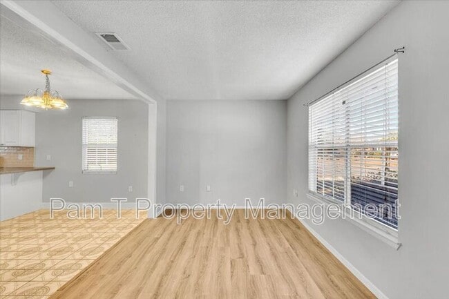 Building Photo - 1835 Upson St