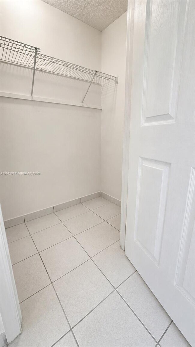 Building Photo - 6605 W 26th Dr