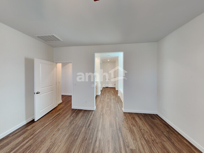 Building Photo - 7161 E Bobwhite Ct