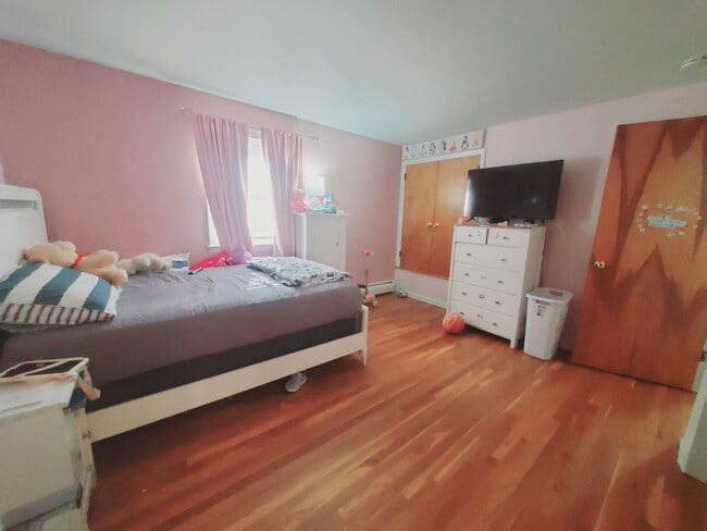 Building Photo - 4 Elmwood St