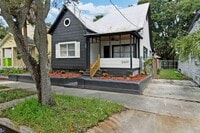Building Photo - 2329 W Beach St