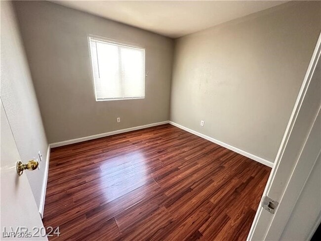 Building Photo - 1913 Poppy Hill St