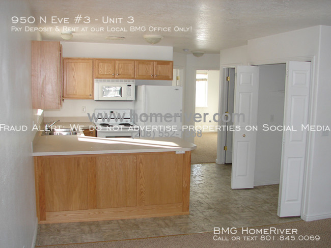 Building Photo - 950 Eve Dr