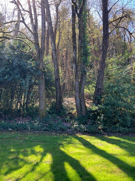 Building Photo - 6021 NW 60th Ave