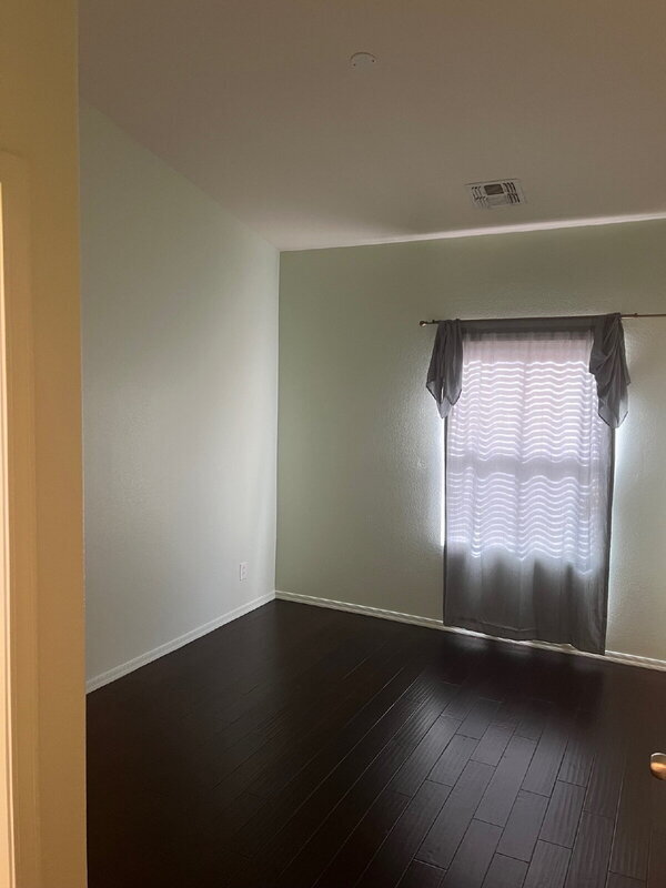 Building Photo - 900 S 94th St