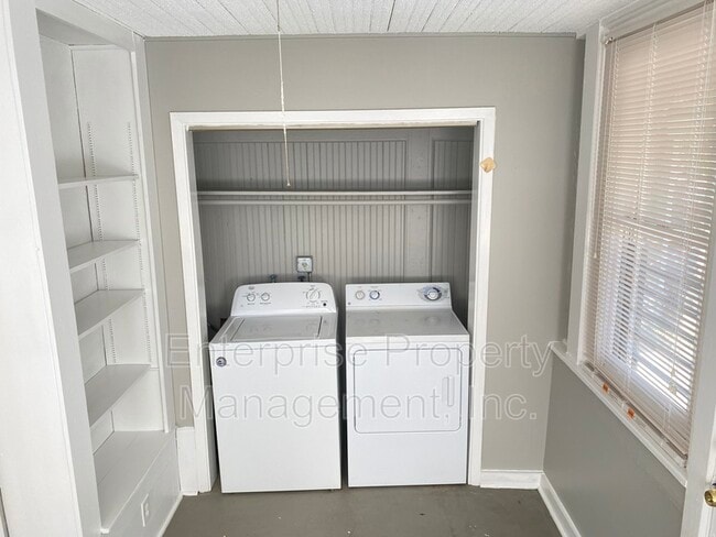 Building Photo - 276 Garland St