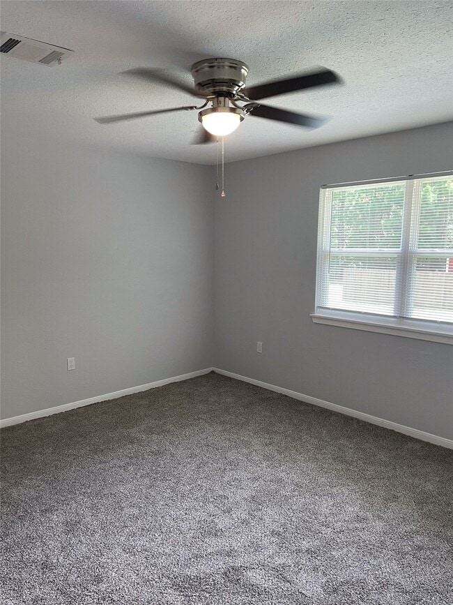 Building Photo - 250 McBride Trl