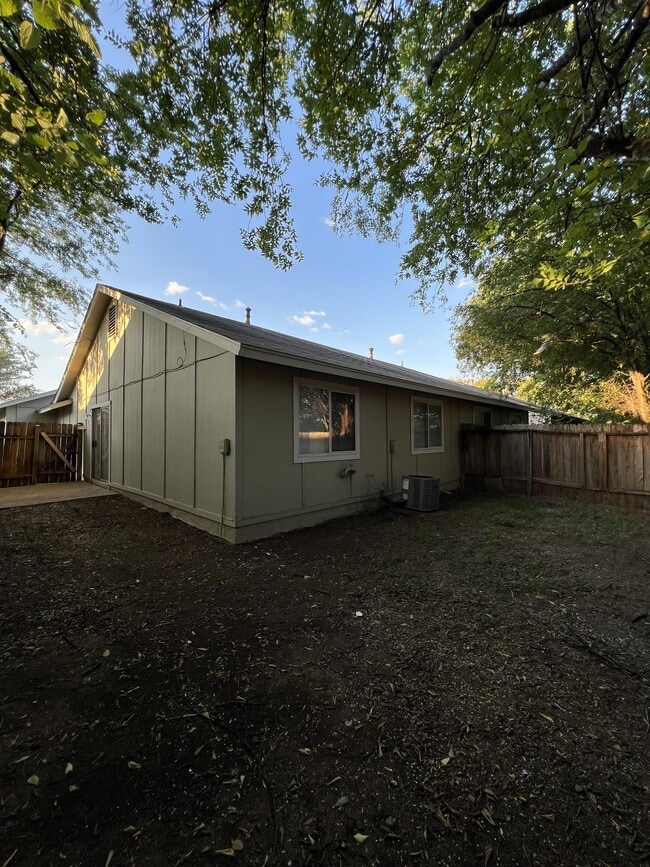 Building Photo - 8848 Meadow Range St