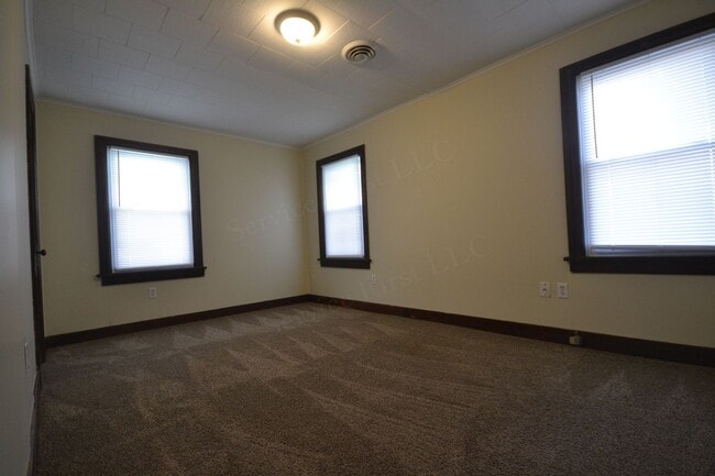 Building Photo - 2 Bed 1 Bath 900 SQFT Home in Bolivar!