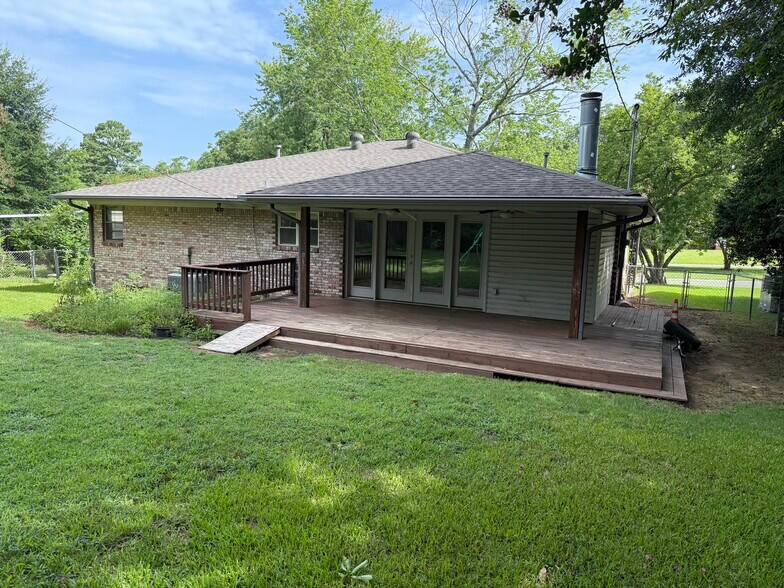 Building Photo - 6805 Sandpiper Dr