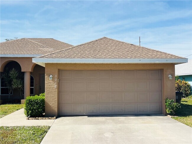 Building Photo - 3018 SE Santa Barbara Pl