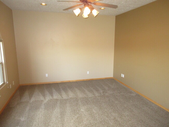 Building Photo - 1312 Tiffany Ln SE