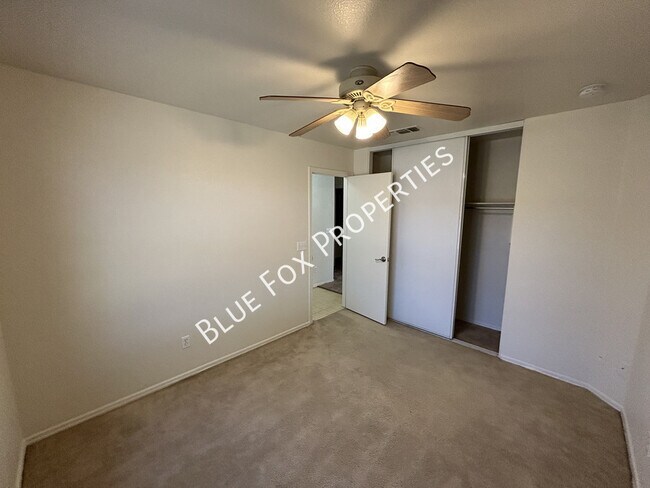 Building Photo - 2021 W Menzel Dr
