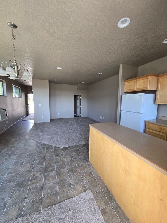 Building Photo - 1714