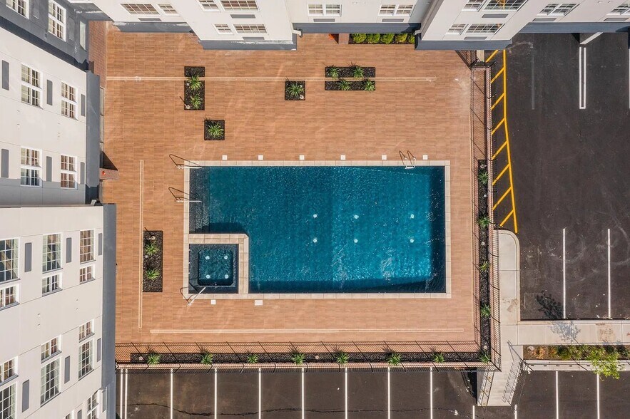 Building Photo - 520 Cliff St