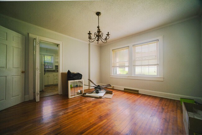 Building Photo - "Charming 3-Bedroom Home with Hardwood Floors & 2 Full Baths in Bessemer City – 1758 Sq Ft of Com...