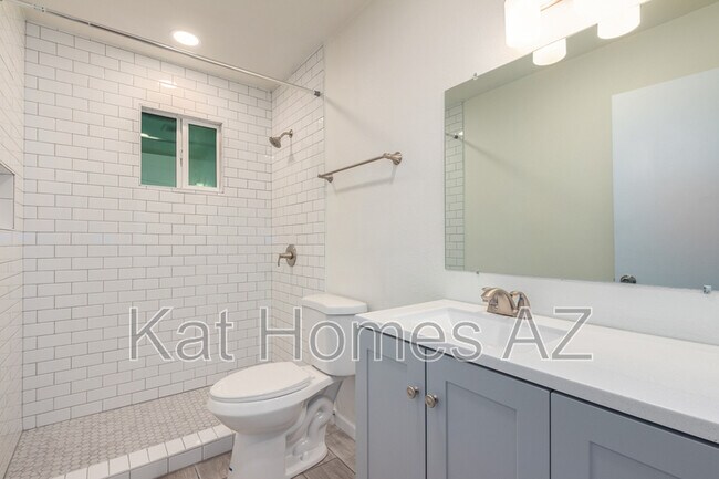 Building Photo - 5107 N 28th Dr