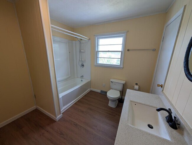 Building Photo - 505 N Stanwood Ln