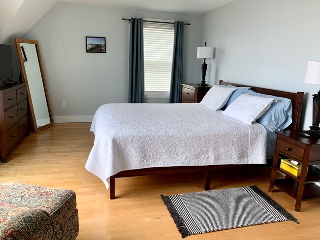 Building Photo - 220 Veranda St