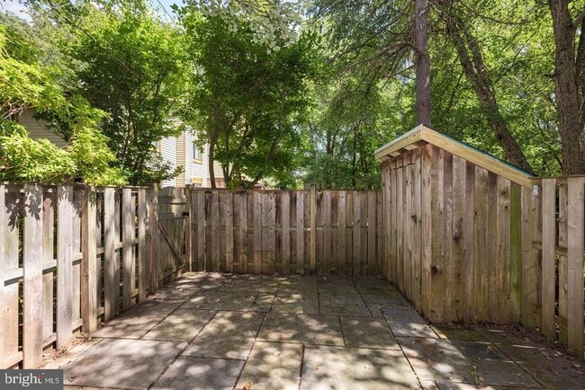 Building Photo - 10673 Spring Oak Ct