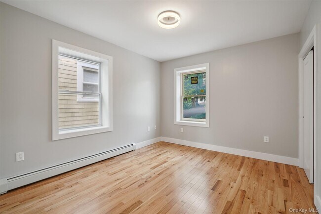 Building Photo - 405 Grand St