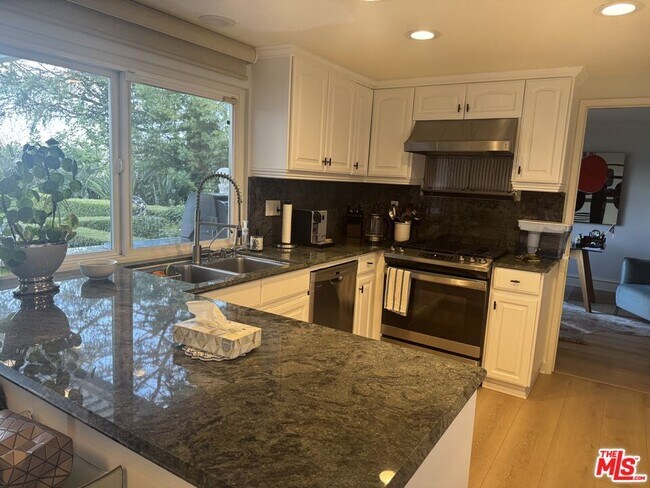 Building Photo - 4230 Park Alisal