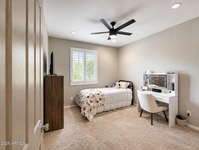Building Photo - 25959 W Sands Dr