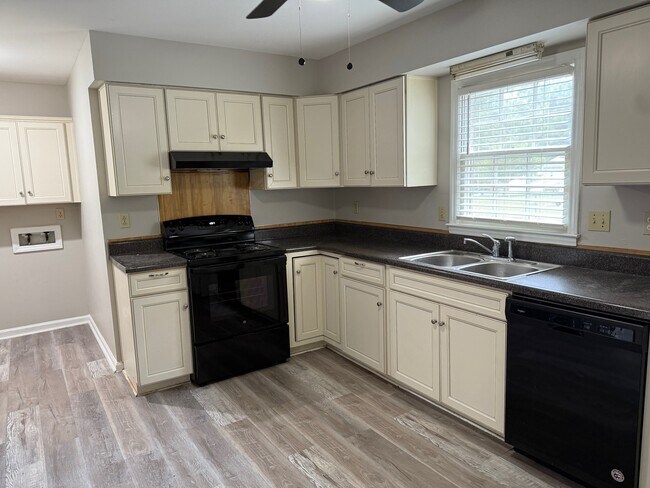 Building Photo - 5841 Falstaff Dr