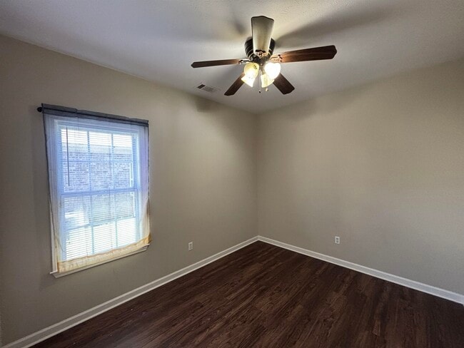 Building Photo - 152 Brighton Village Loop