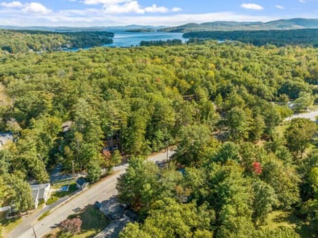 Building Photo - Spacious & Comfortable 4 Bedroom House - C...