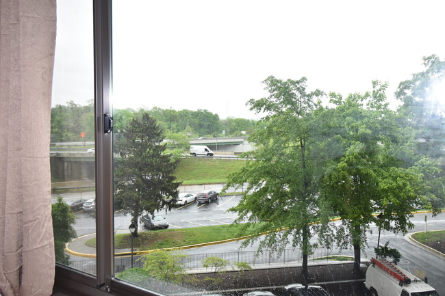 Building Photo - River Place #322-E