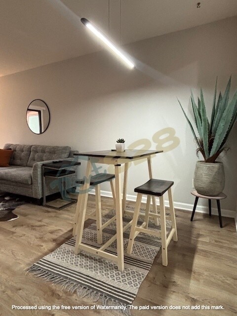 Building Photo - 551 Courtwood Ln