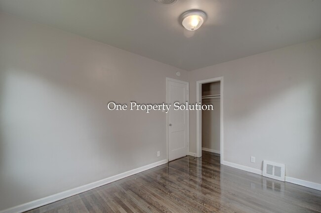 Building Photo - 4656 Pierce St