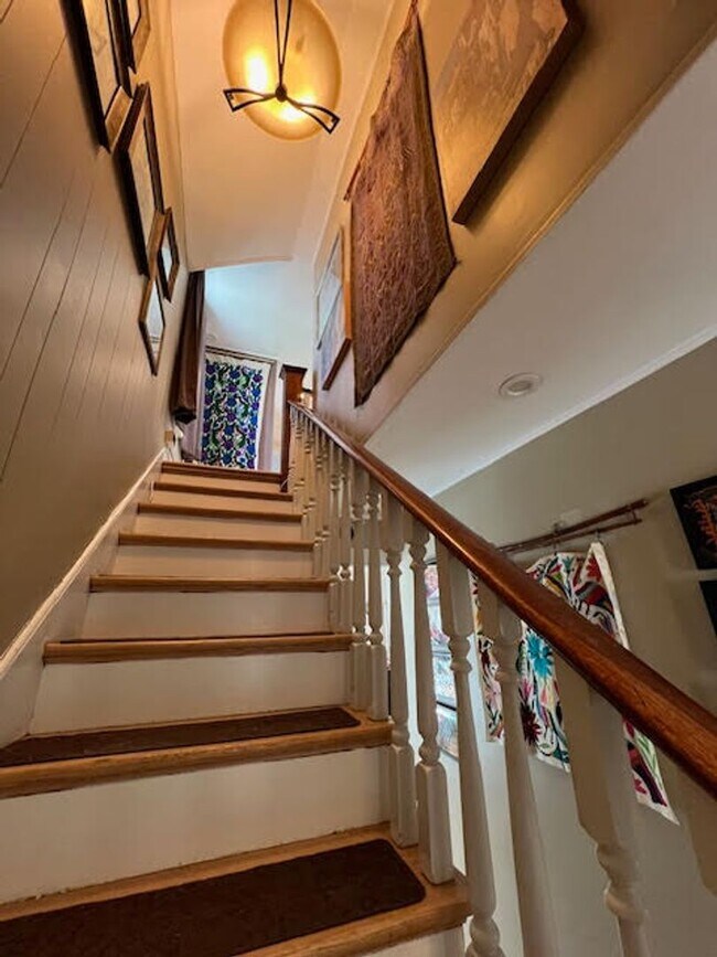 Building Photo - Fully Furnished Beautifully Restored Vinta...