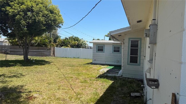 Building Photo - 339 Pine Tree Rd