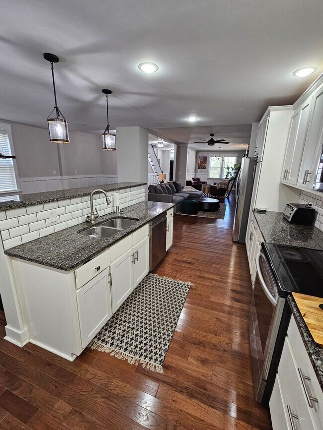 Building Photo - Church Hill Amazing 3 Bedroom 2.5 Bath Home