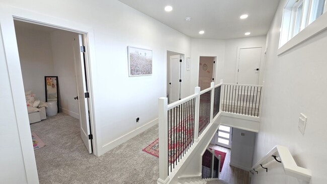 Building Photo - Stunning 4 Bedroom in Edmond
