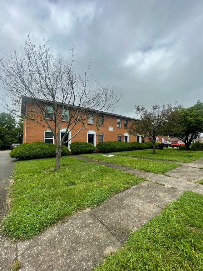 Primary Photo - 490 Garden City Dr