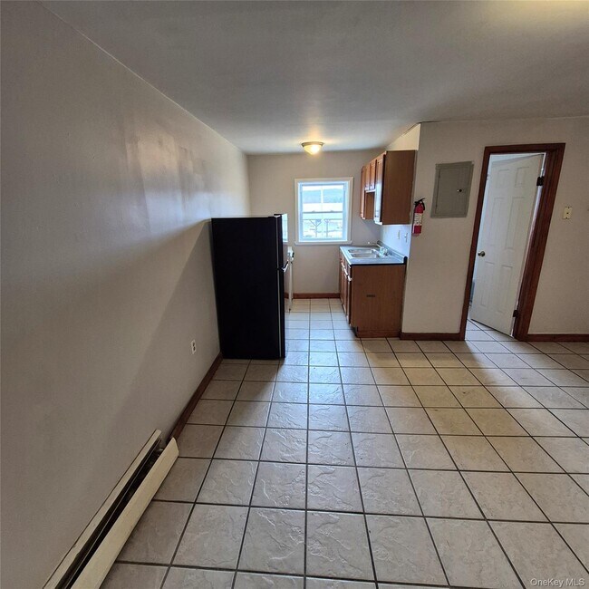 Building Photo - 2071 Ulster Ave