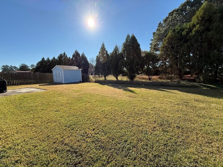 Building Photo - 303 Cardinal Way