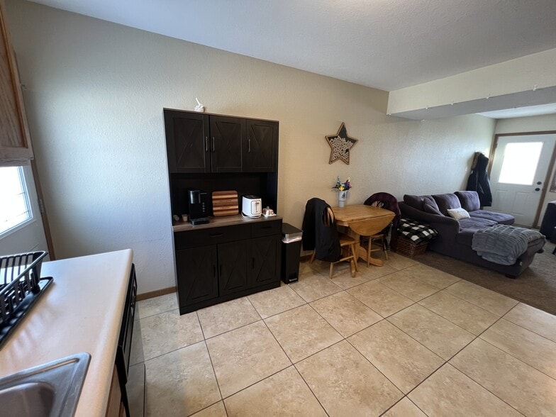 living room - 2139 Hummingbird Dr