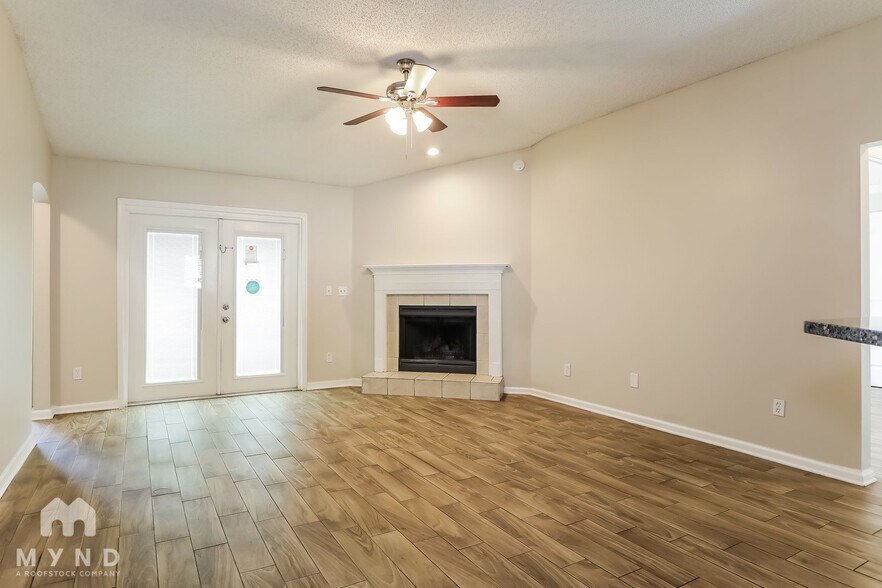 Building Photo - 7637 Invermere Blvd N