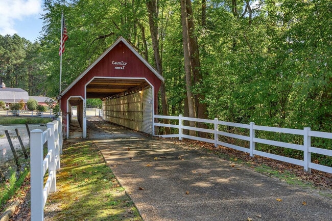 Building Photo - 1058 Pine Log Rd