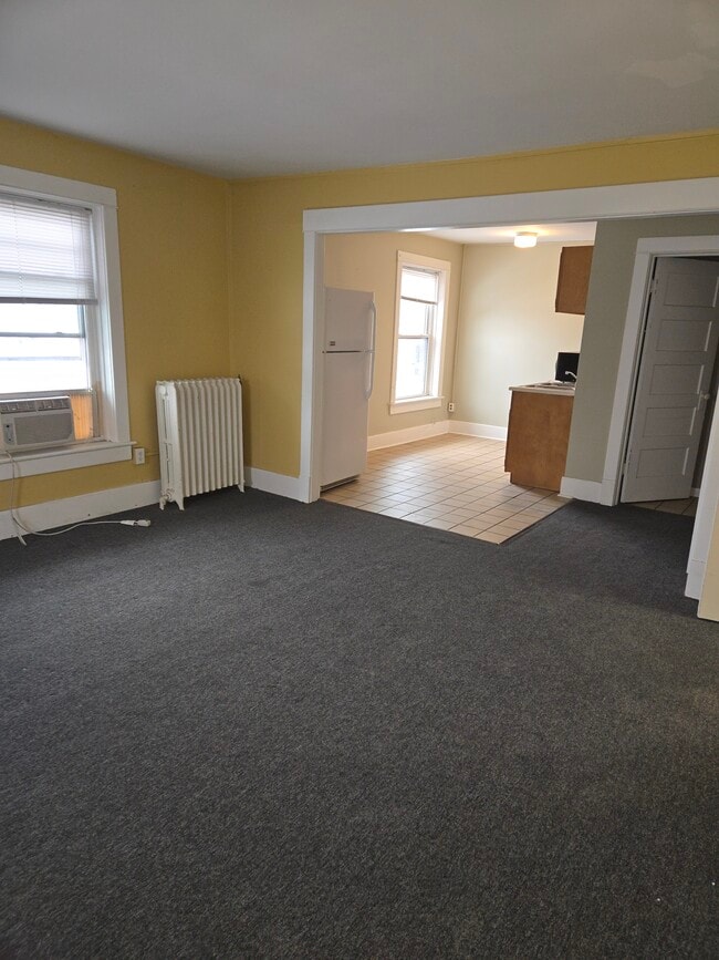 Building Photo - 720 Broad St