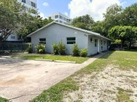 Building Photo - 623 NW 3rd Ave
