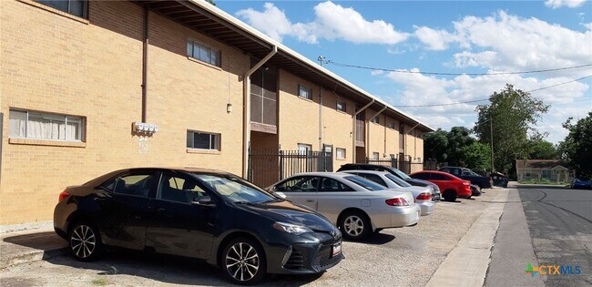 Building Photo - 308 N 14th St