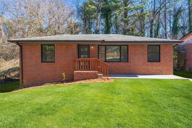 Primary Photo - 801 N Evelyn Pl NW